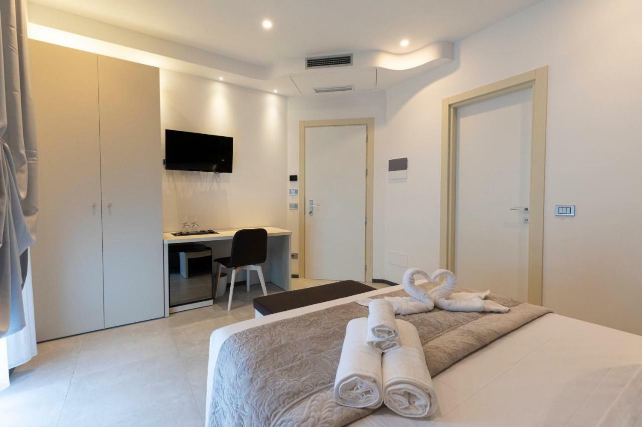 Millstone House * La Spezia