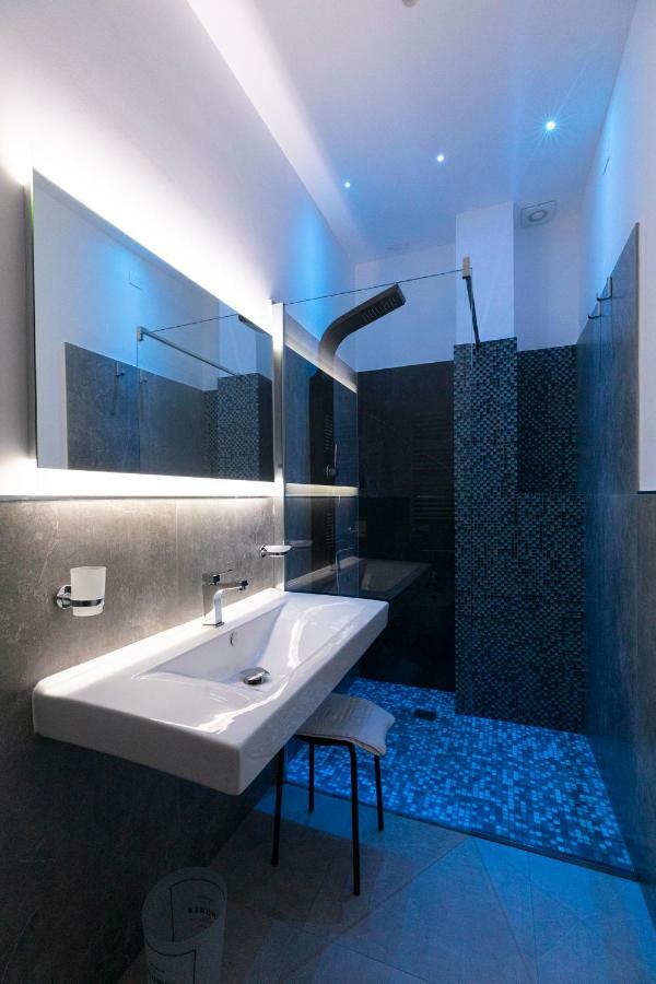 Millstone House * La Spezia